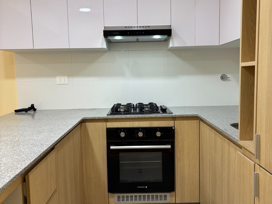 Cocina equipada en un departamento de Lima